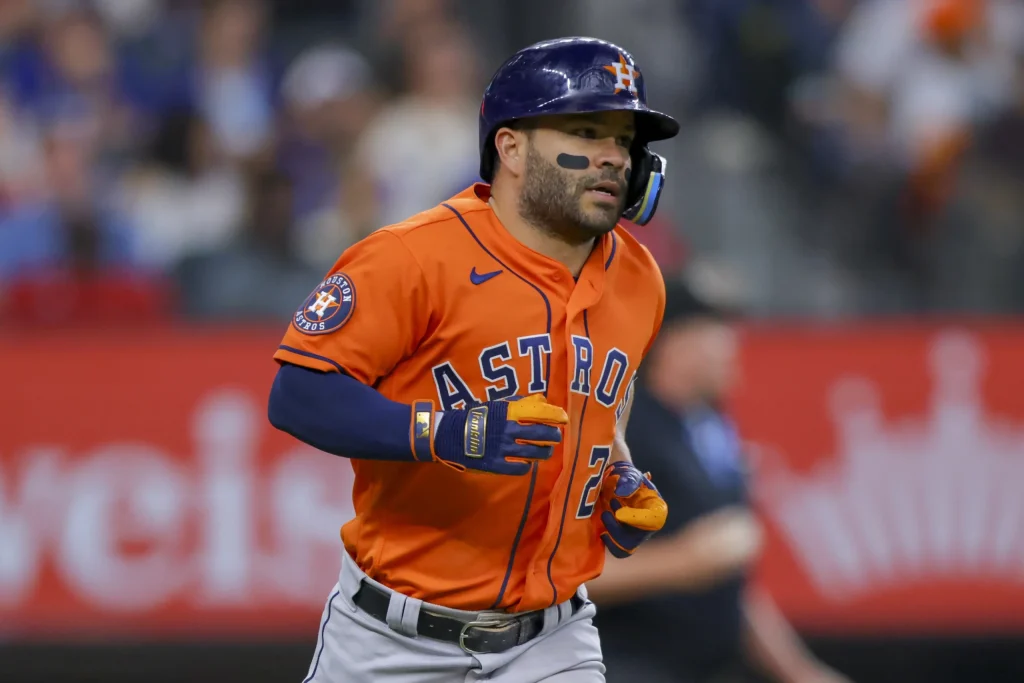 José Altuve, jonrón de 3 carreras guía el triunfo de los Astros