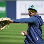 Milwaukee firman al prospecto venezolano Luis Lara según fuentes