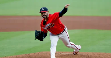 Martín Pérez frena a los Cerveceros en victoria clave para los Bravos