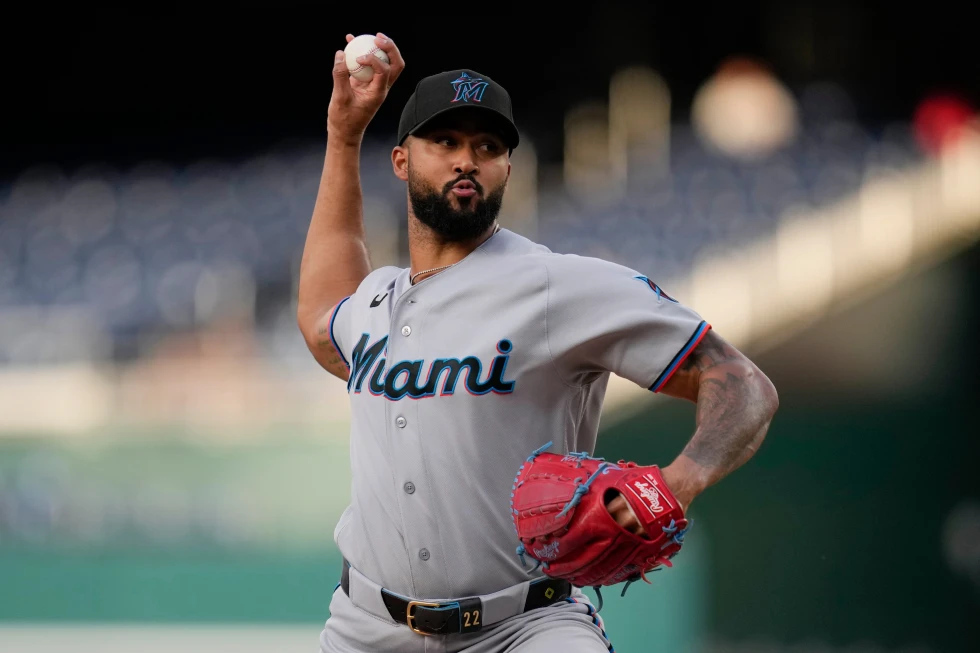Sandy Alcántara llega a 1.000 poches y guía el triunfo de los Marlins