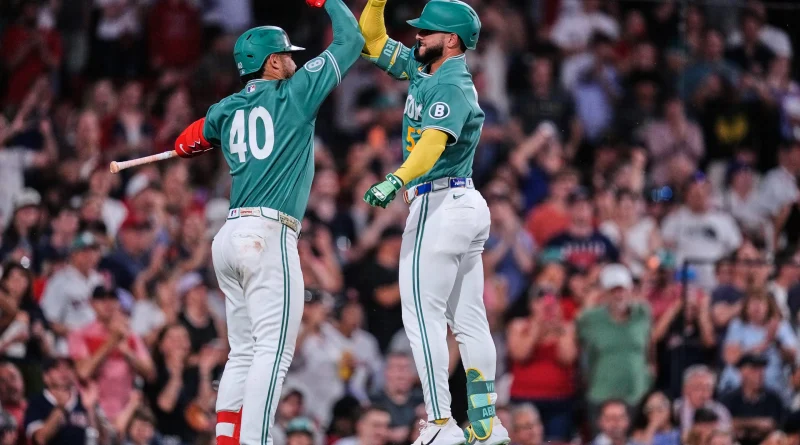 Wilyer Abreu y Willson Contreras comandan paliza de Boston ante Texas