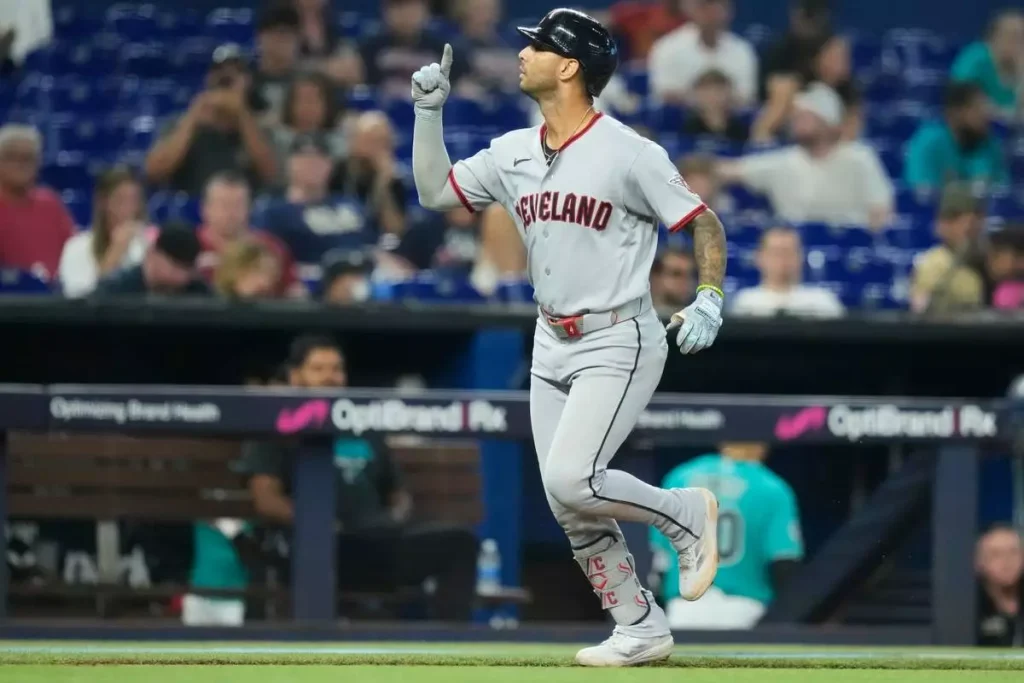 Brayan Rocchio jonrón en barrida de Guardianes ante Marlins