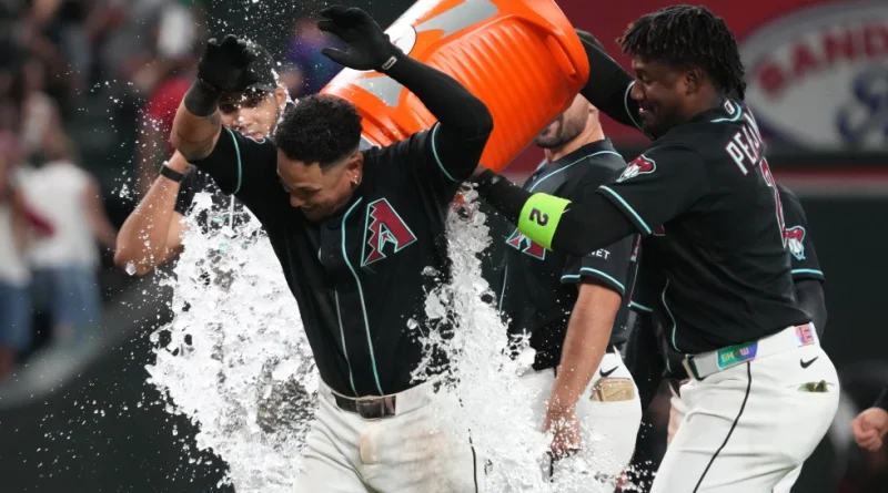 Ildemaro Vargas el héroe con hit de oro le da el triunfo a Arizona