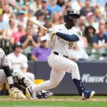 Luis Lara con jornada explosiva en paliza de los Brewers