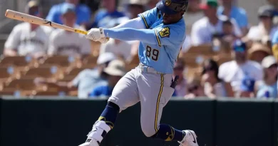 Luis Lara brilla en su debut con los Cerveceros de Milwaukee