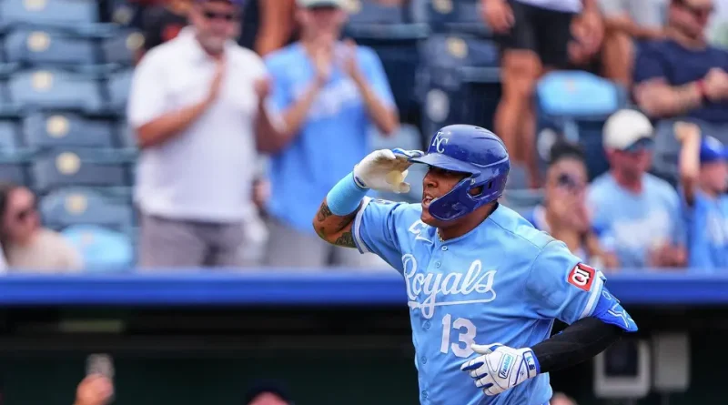 Salvador Pérez llega a 317 jonrones, igualando a George Brett