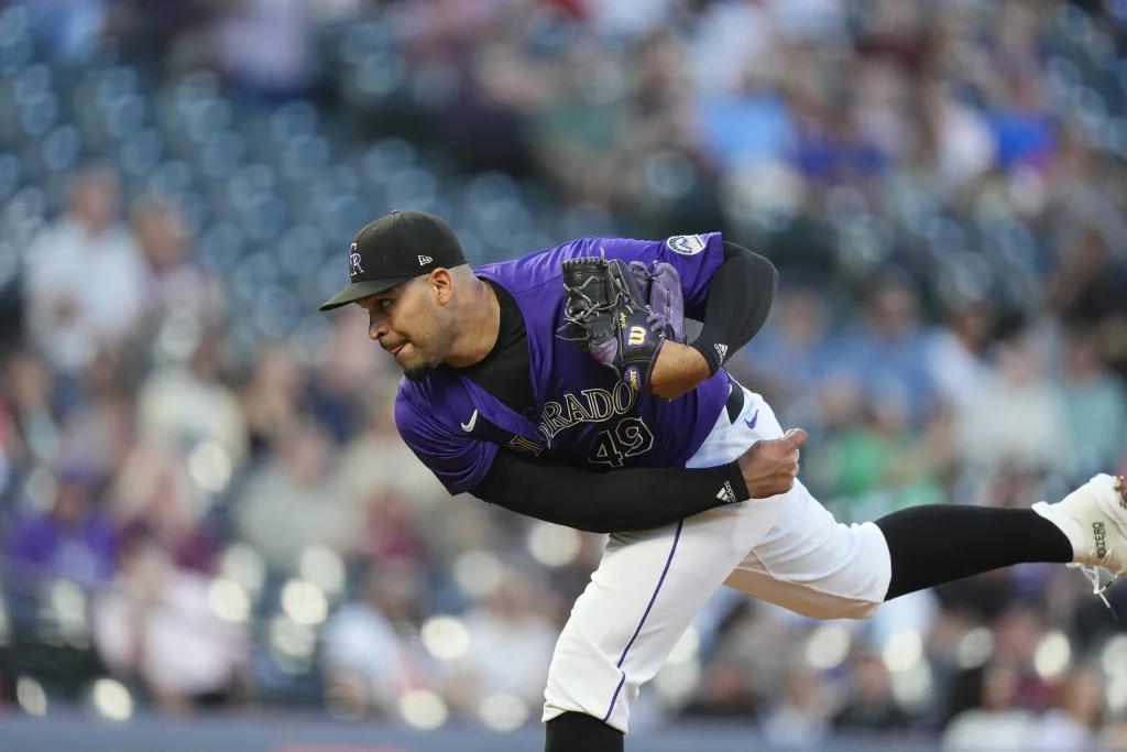 Antonio Senzatela rumbo a Milwaukee en cambio desde Colorado 