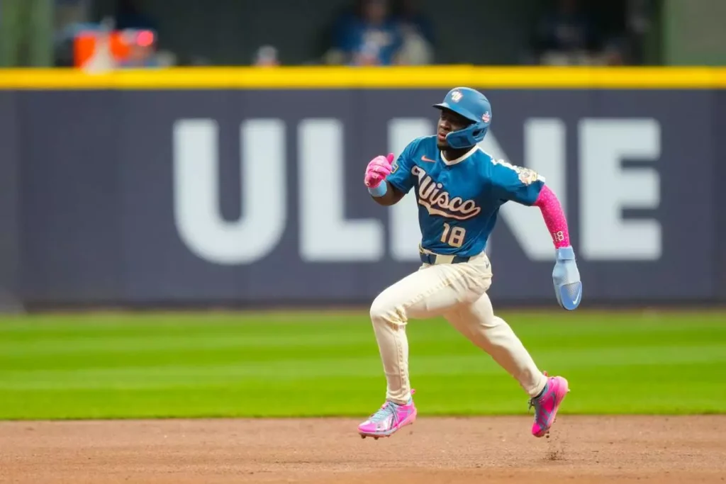 William Contreras y Luis Lara guían el triunfo de los Brewers