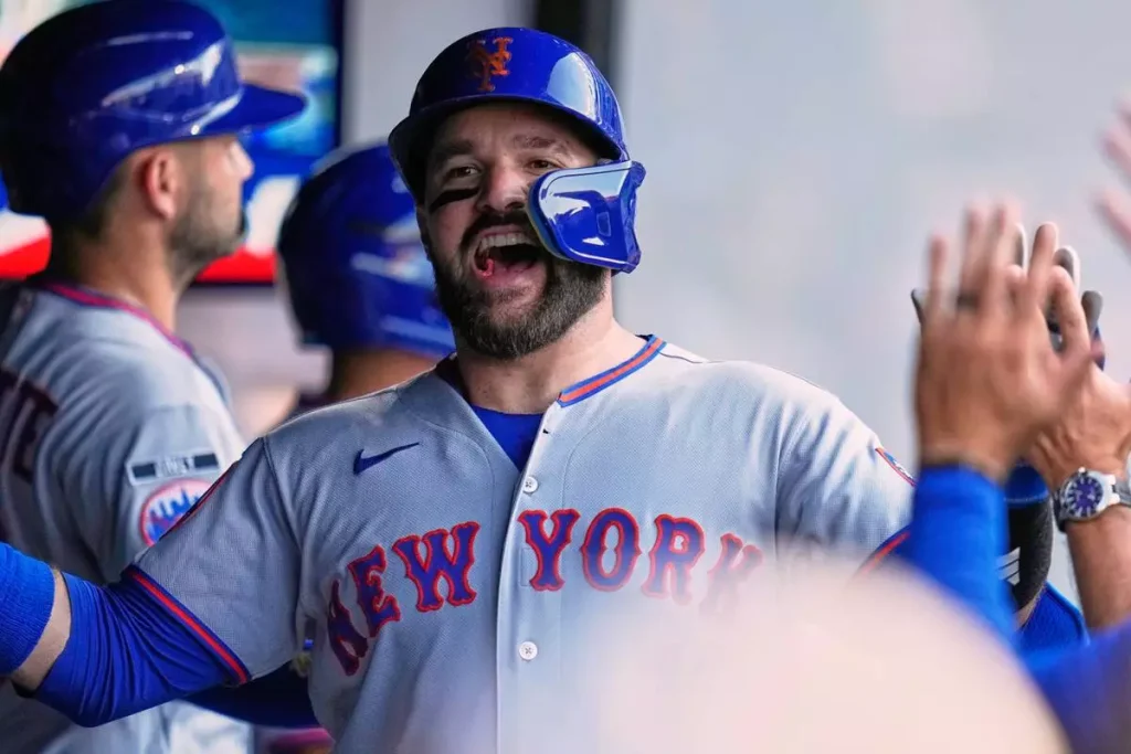 Luis Torrens y los Mets completan barrida en el Progressive Field