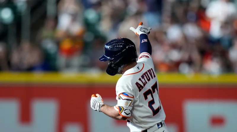 Medias Blancas y Astros se enfrentan en Serie del Comodín