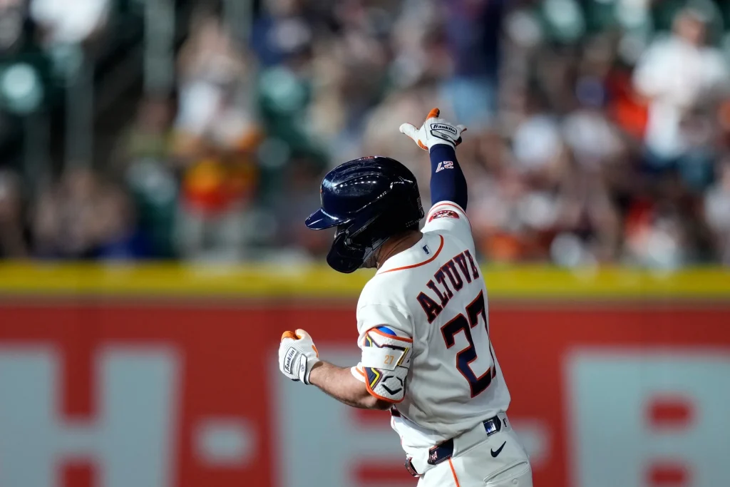 Medias Blancas y Astros se enfrentan en Serie del Comodín