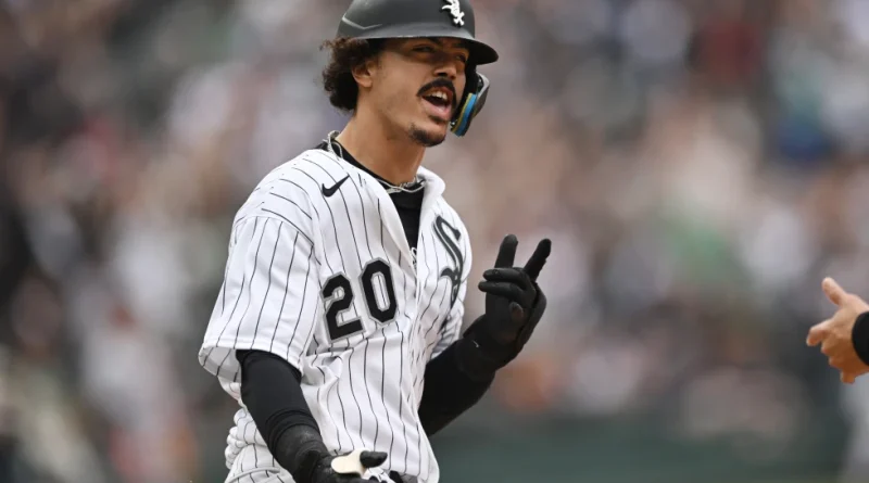 Miguel Vargas y Jake Cronenworth son los Jugadores de la Semana MLB