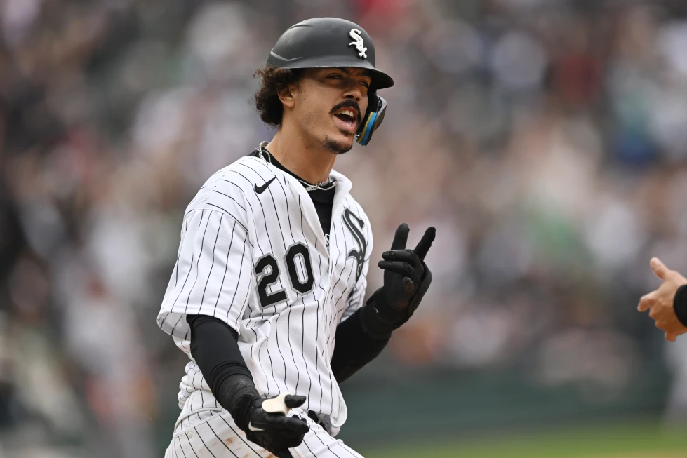 Miguel Vargas y Jake Cronenworth son los Jugadores de la Semana MLB