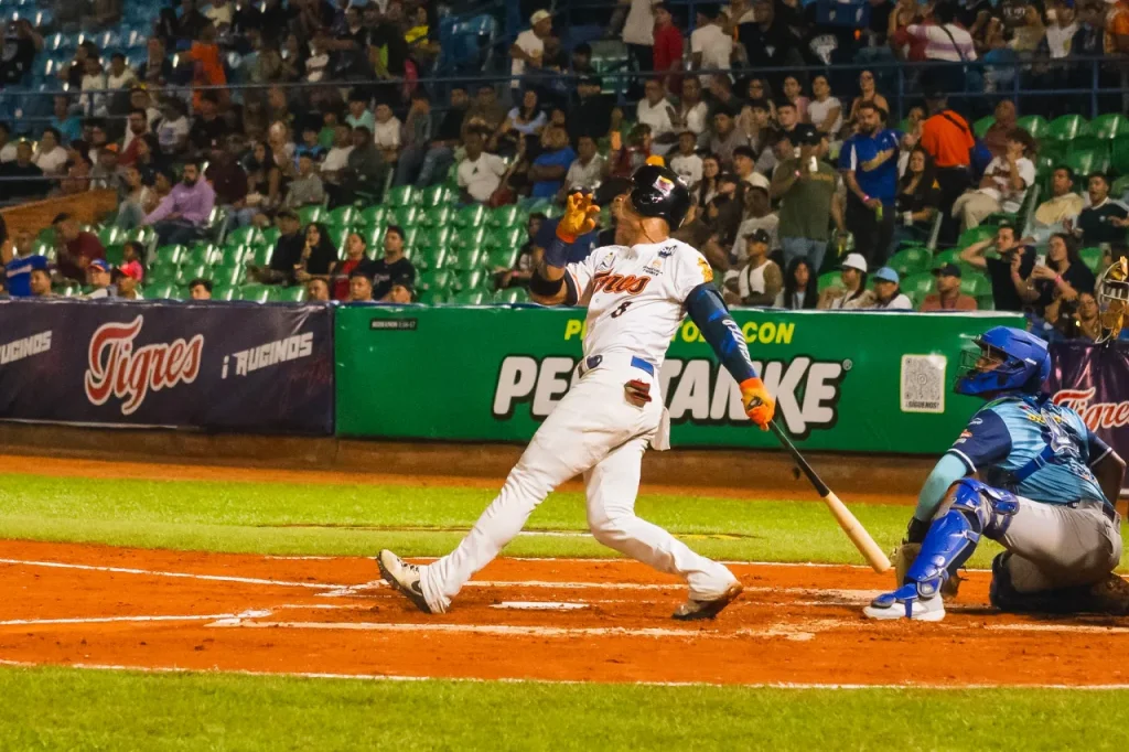 Gorkys Hernández el Impetuoso arranque del vigente campeón bate LVBP