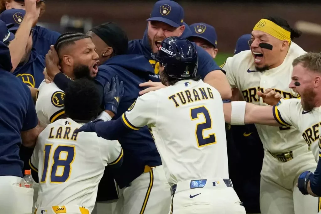 Jackson Chourio es el alma de Milwaukee en la postemporada 2026