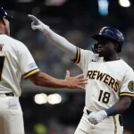 Luis Lara el héroe de Milwaukee, pega batazo para el triunfo