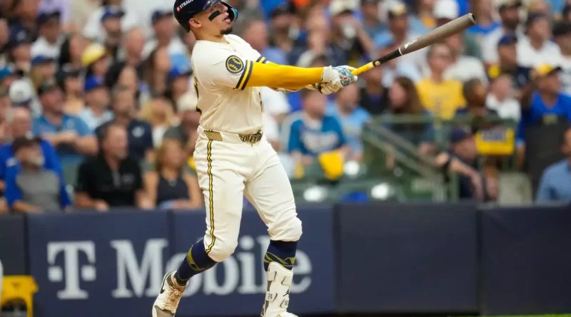 William Contreras se viste de héroe y los Brewers toman ventaja 2-0