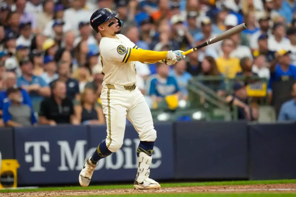 William Contreras se viste de héroe y los Brewers toman ventaja 2-0